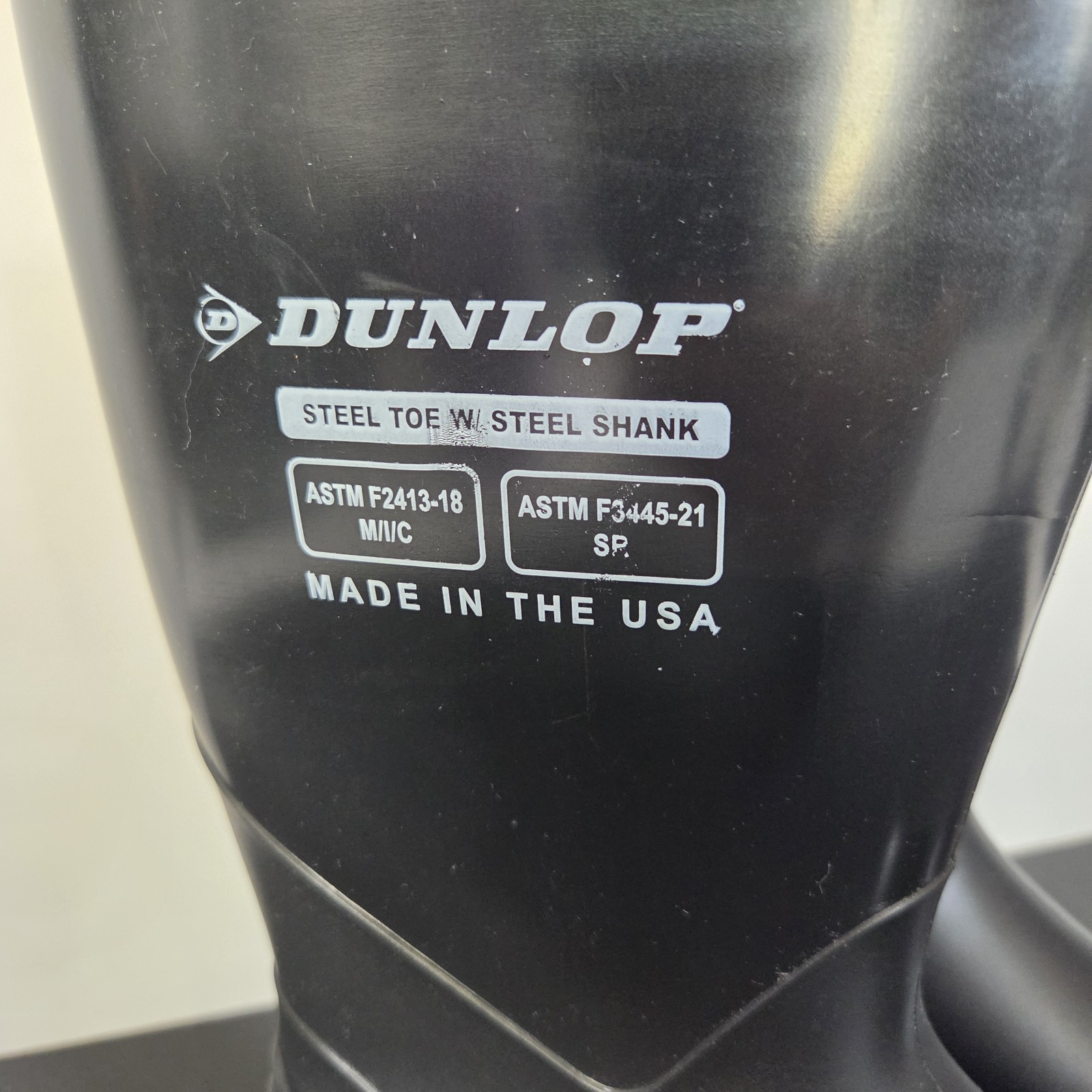 Dunlop Women’s/Men’s Rubber Boot, Steel Toe, 16″ Height, Black, Size M-6 W-8