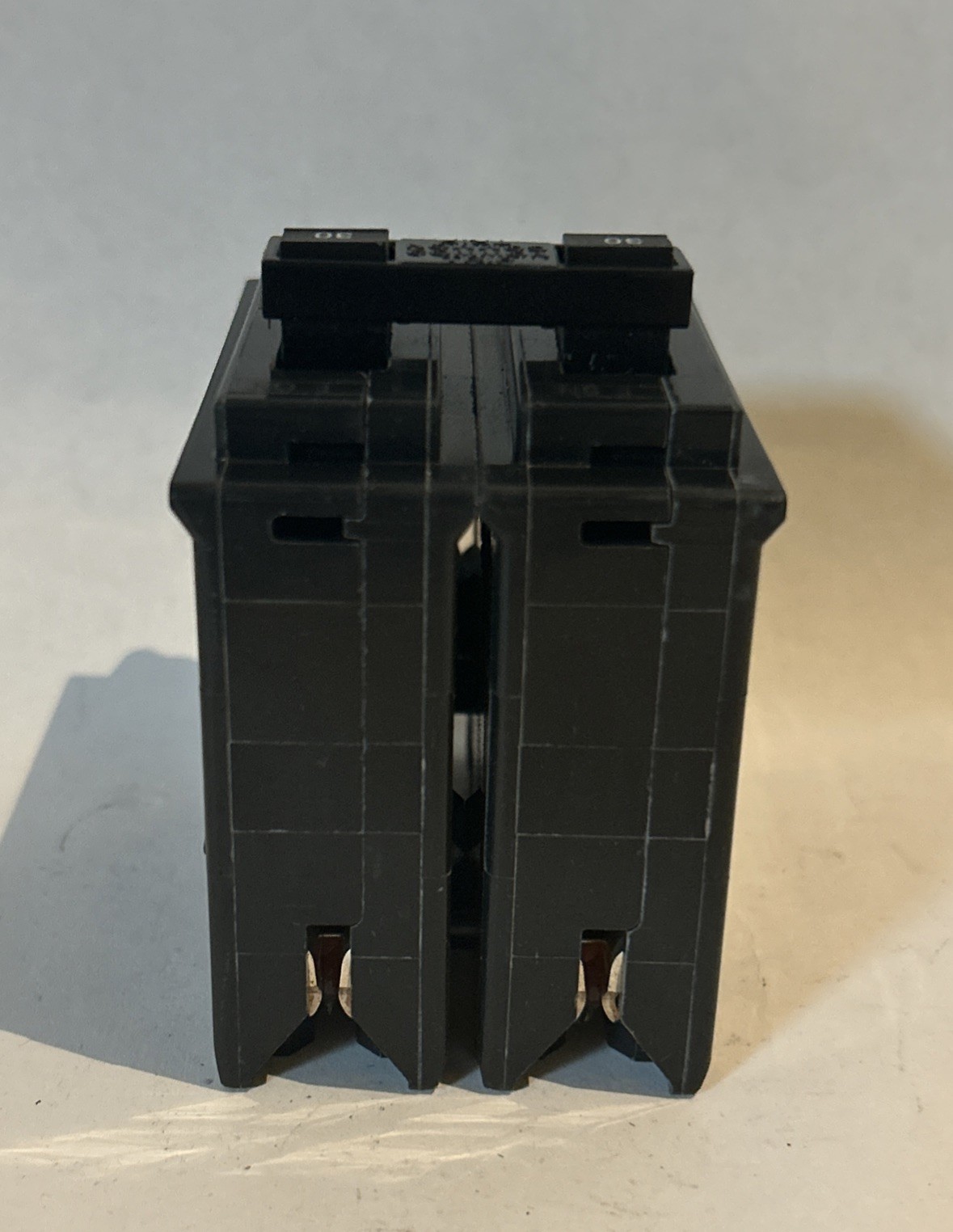 Square D HOM230CP 30 Amp 2 Pole 120/240V 50/60 Hz Plug-On Circuit Braker HOM230