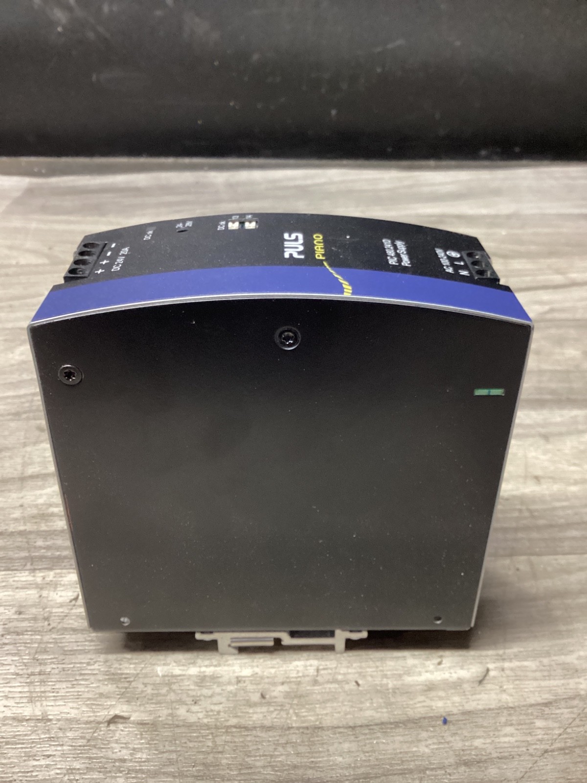 ONE USED PULS PIC240.241D POWER SUPPLY #102D80PR5