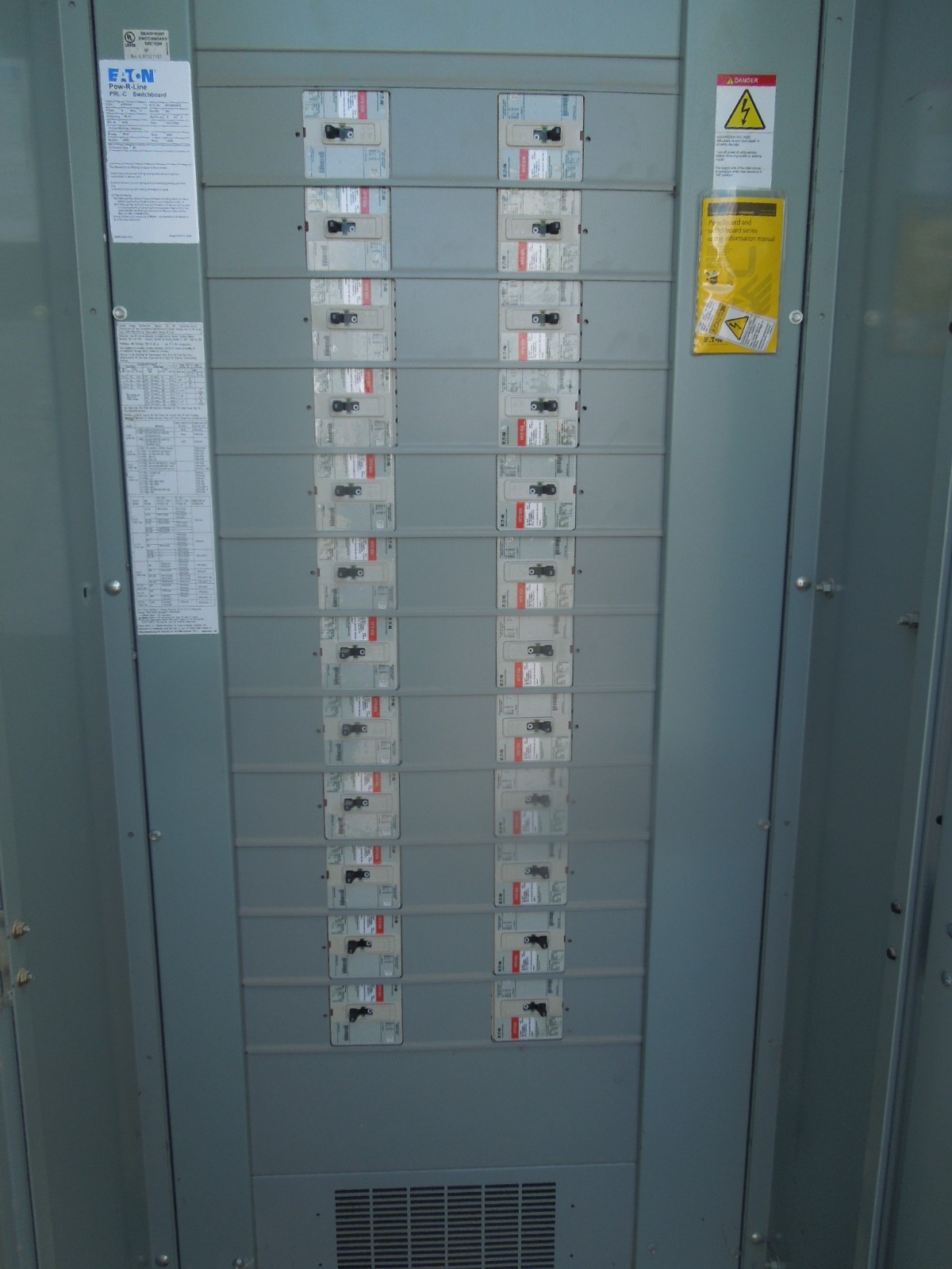 Eaton 4000A 3ph 415/240V Main Breaker Switchboard w/ 48- HFD3080 Breakers 3R