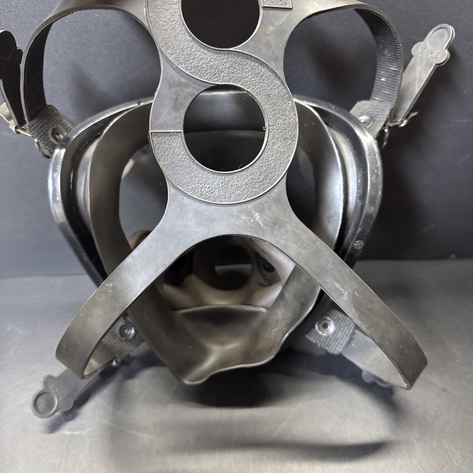 Scott AV-2000 Mask w/ 4 Strap Head MASK Size L/ Used