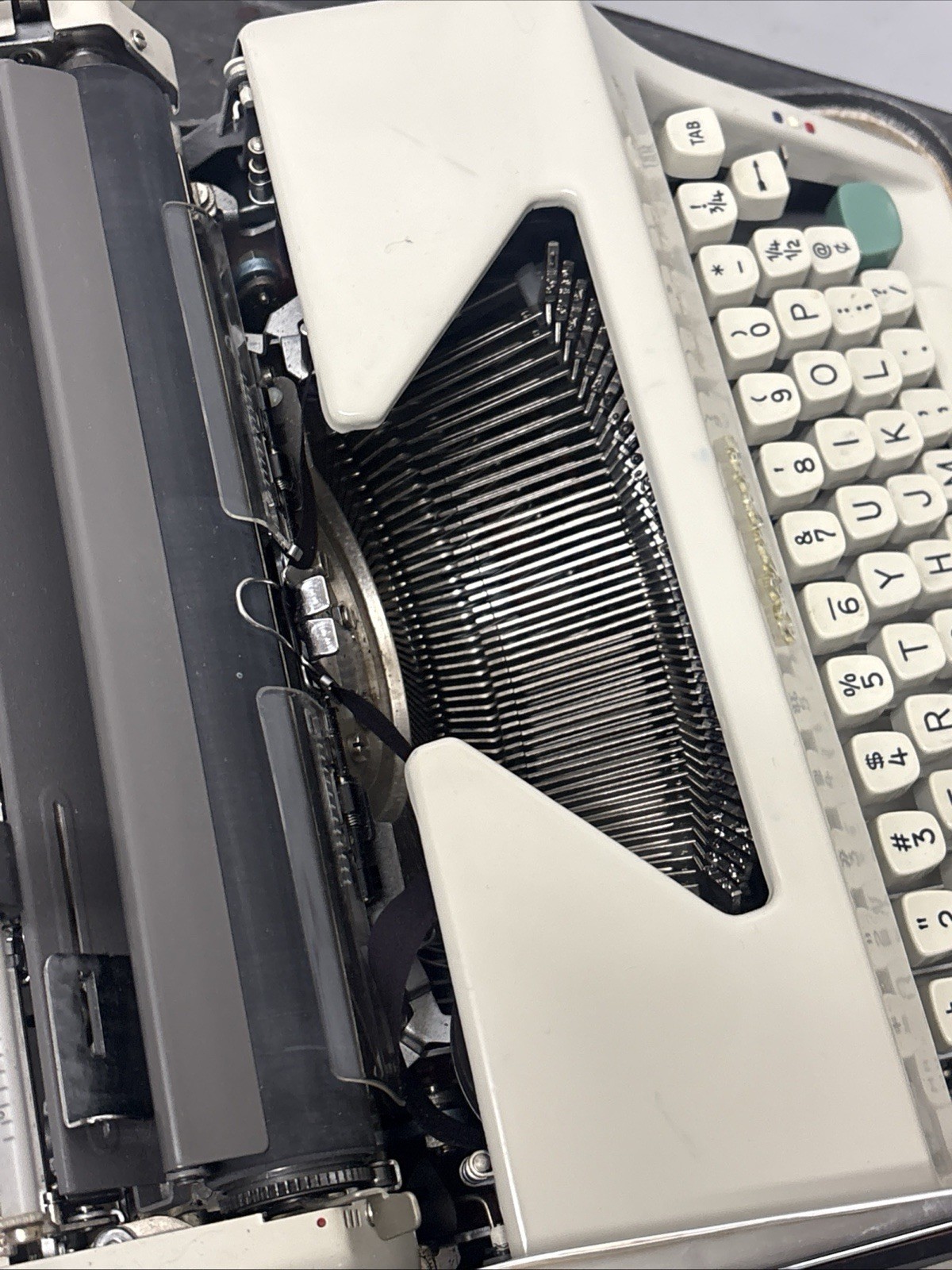 Vintage Olympia Werke SM8 SM-8 Portable Manual Typewriter with Case Tested As Is