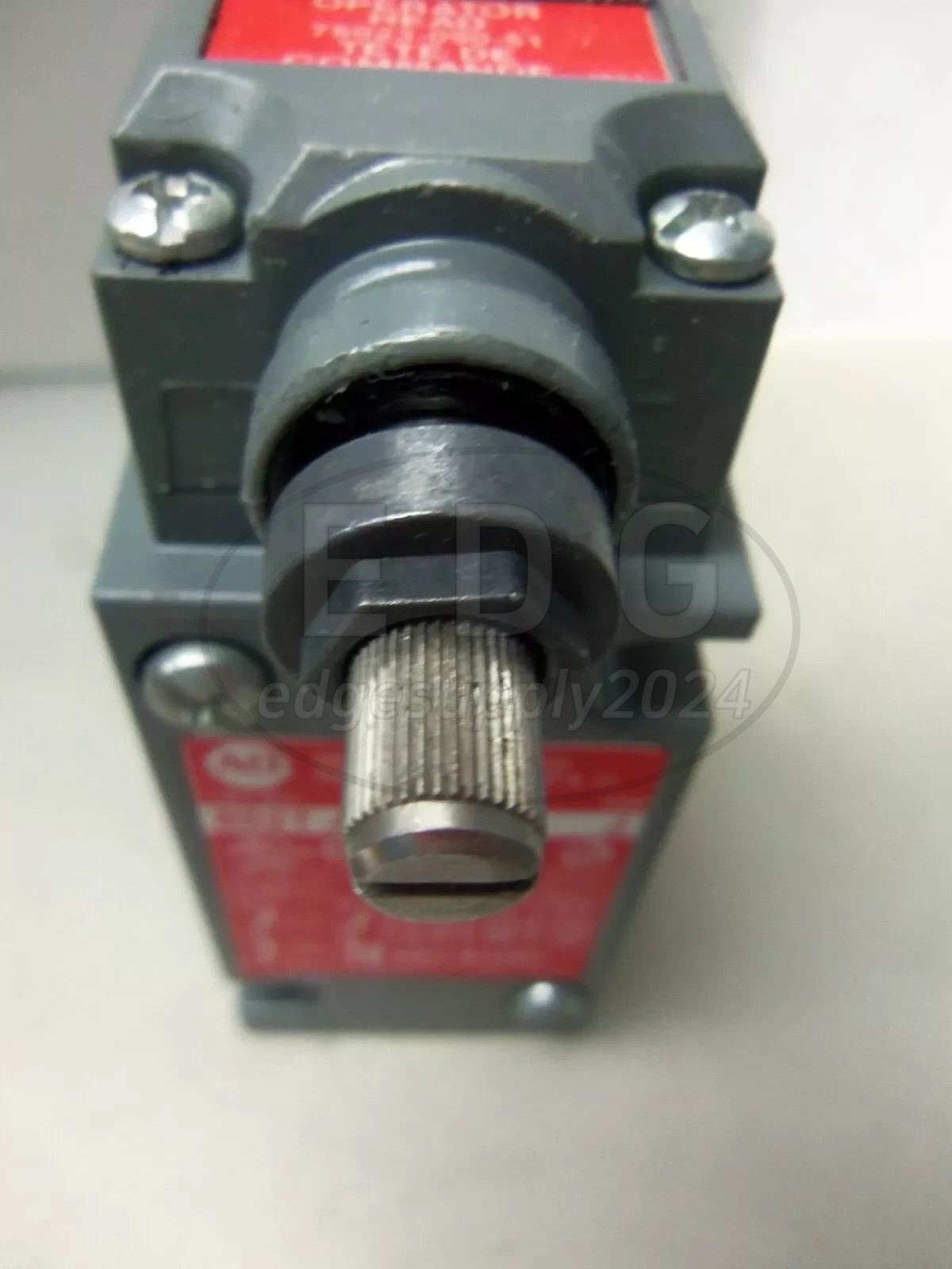 NEW Allen Bradley 802T-ATPD OilTight Limit Switch Series J NIB