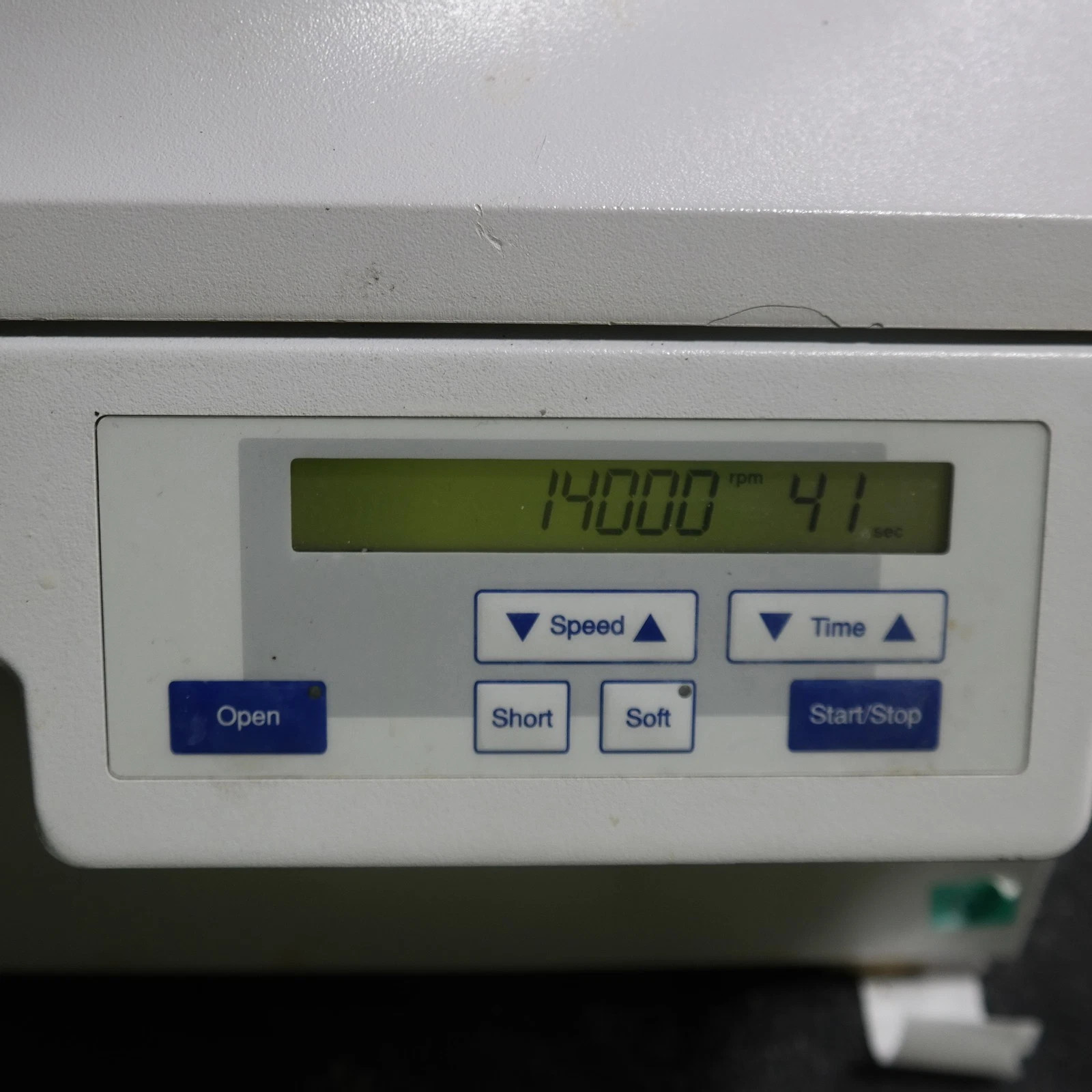 Eppendorf 5417C Centrifuge 14000 RPM w/F45-30-11 Rotor + Warranty