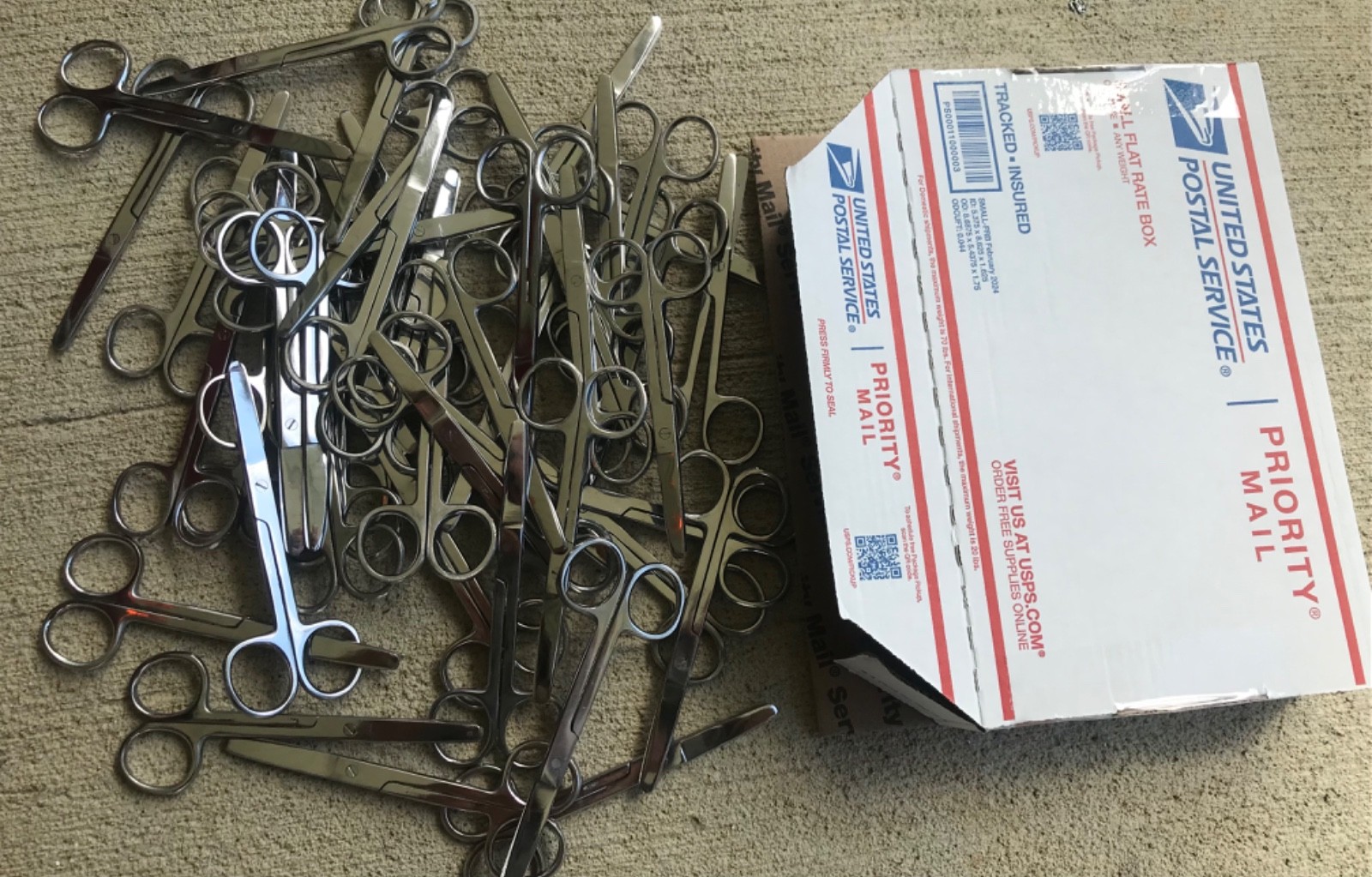 Operating Medical 4.5 inch blunt Scissors, Lot of 50