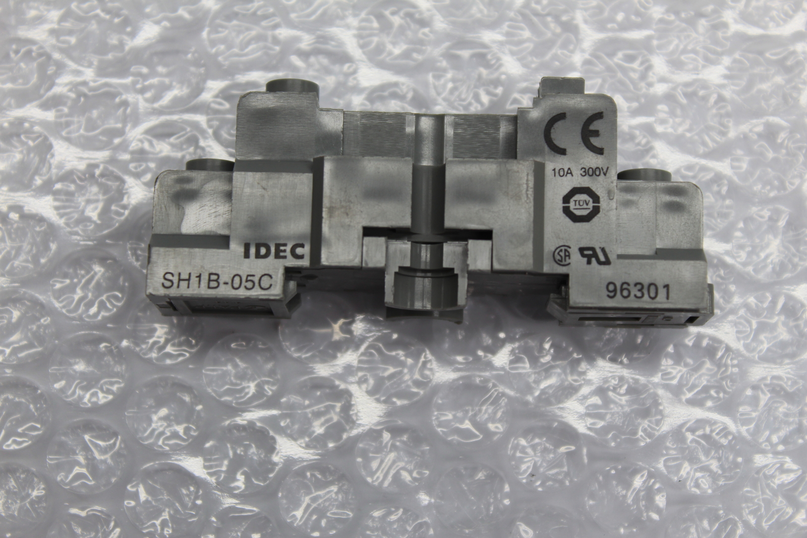 IDEC SH1B-05C RELAY BASE LOT OF 5 NSNP