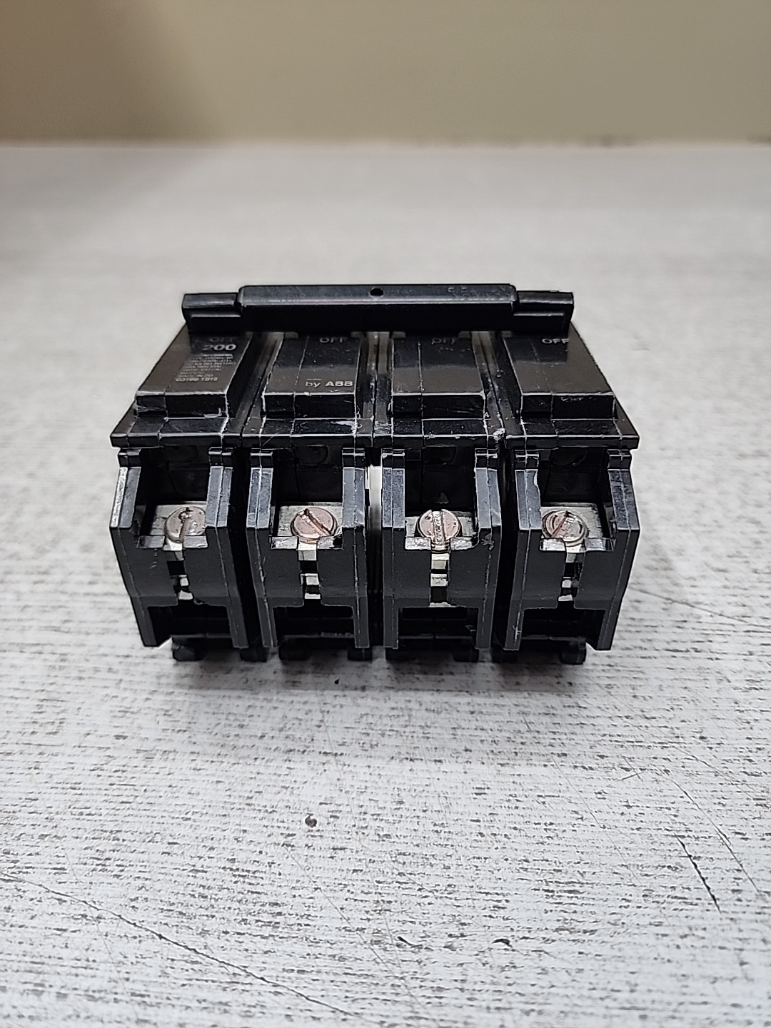 GE THQMV200WL 200 Amp 120/240 Volt 2-Pole Plug-In Mount  Main Circuit Breaker