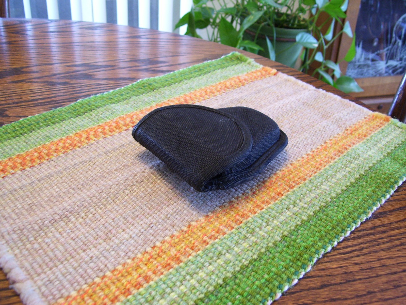 Bianchi AccuMold Sz 1 Blk Nylon Hidden Snap Covered Handcuff Case Holder Holster