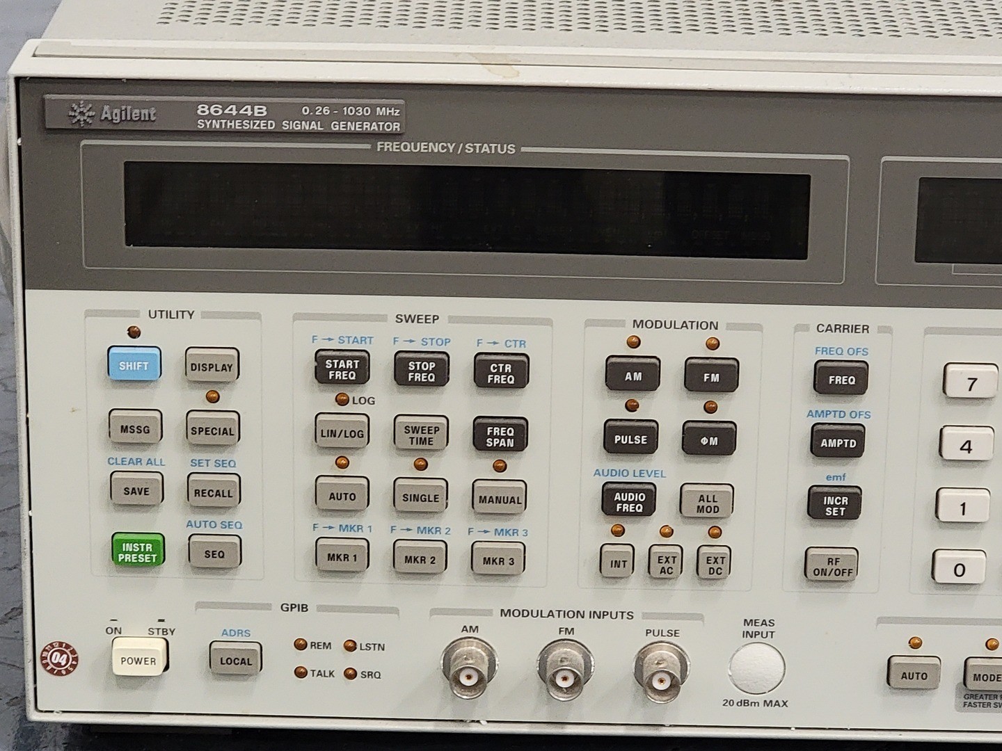 Agilent 8644B Synthesized Signal Generator 0.26 – 1030 MHz – Testing Equipment