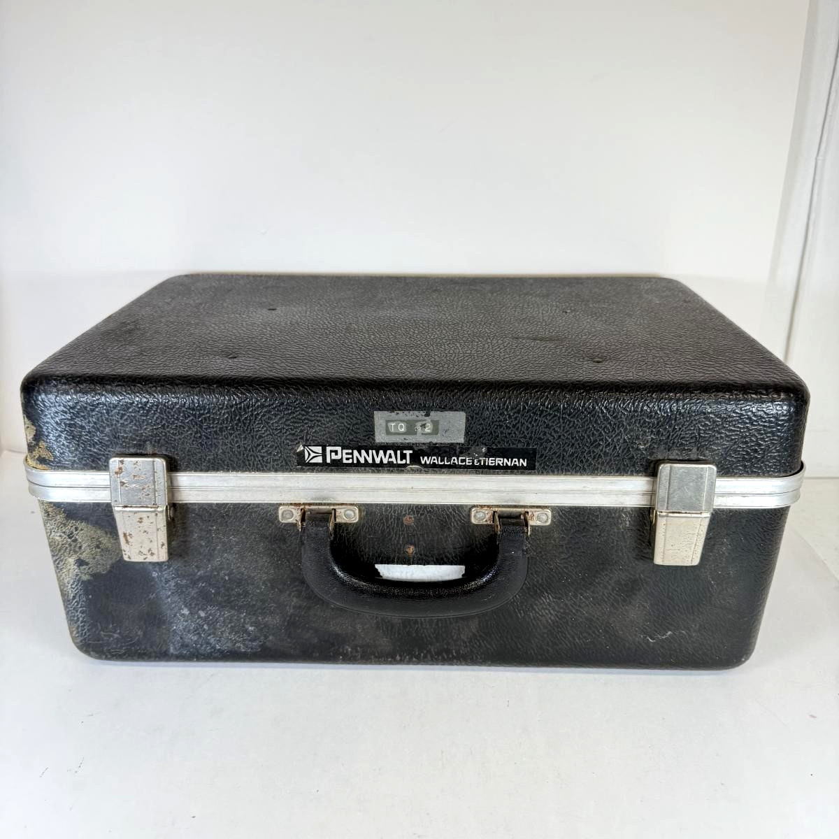 Pennwalt Wallace & Tiernan 65-120 Portable Pneumatic Calibrator USED