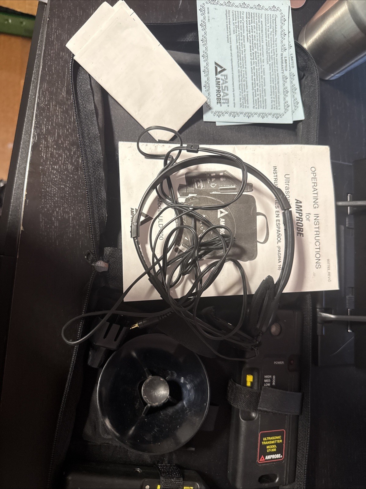 Amprobe ULD300/UT300 Ultrasonic Leak Detector With Carrying Case