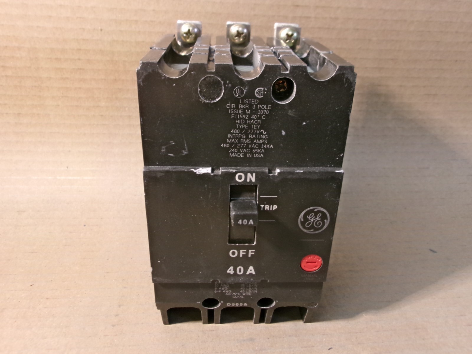 GE TEY340 3 Pole 40 Amp 480V Circuit Breaker FLAW #18