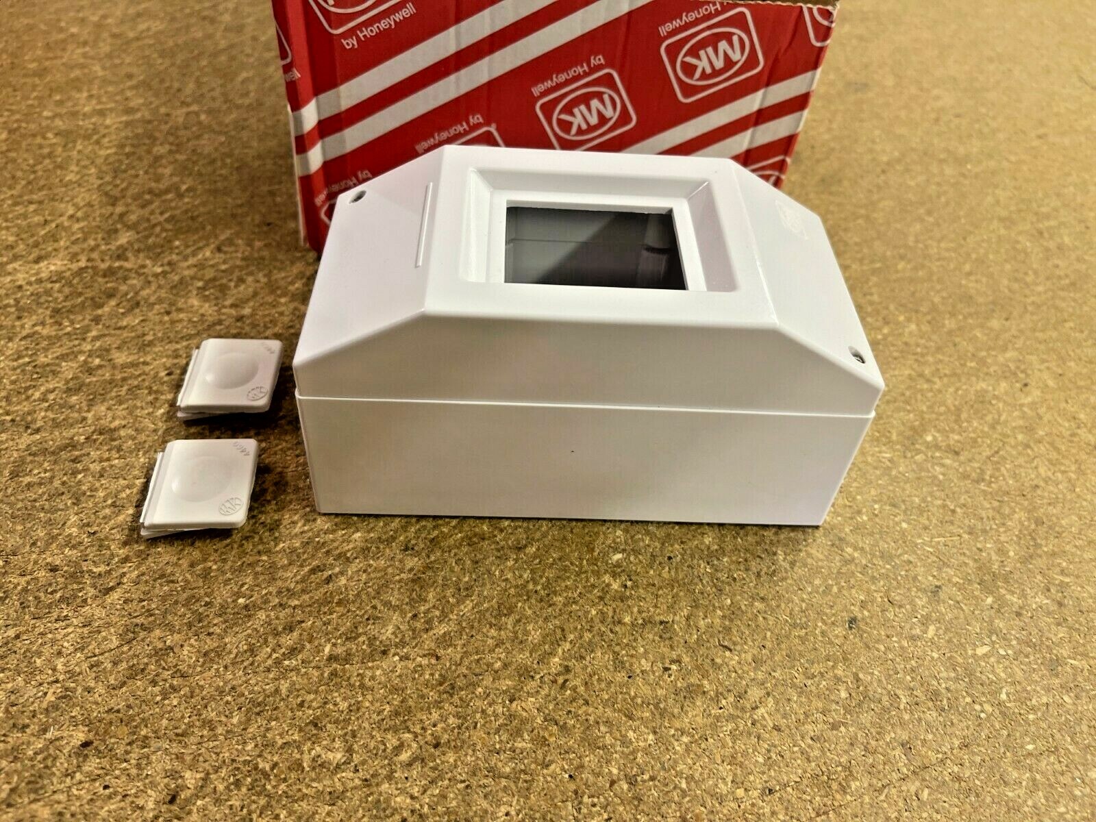 5502s, SENTRY INSULATED CIRCUIT PROTECTION, IP30 ENCLOSURE