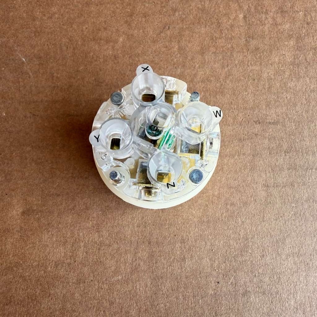 Lot of 10 Leviton 2513 L21-20R 20A 120/208V 4P5W Locking Connector New