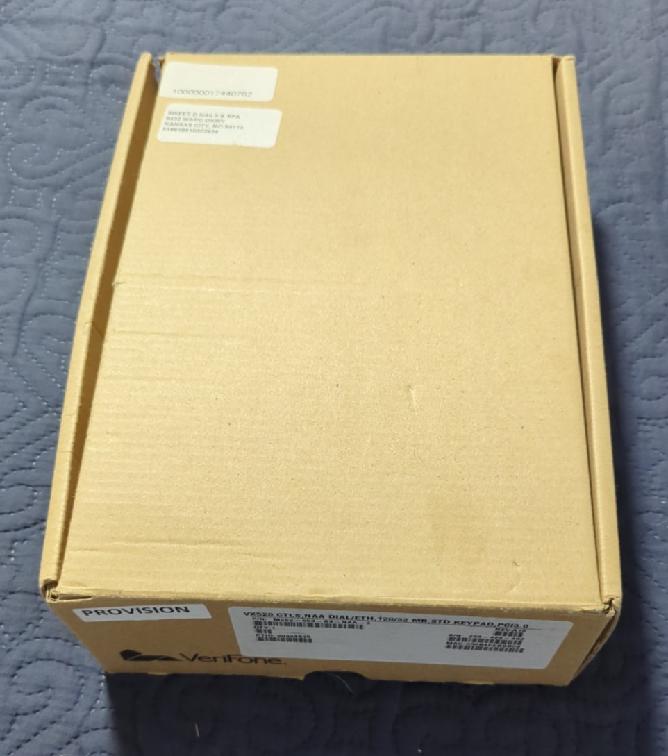 Lot of 2 VeriFone Vx 520 POS Debit / Credit Card Terminal Powers On