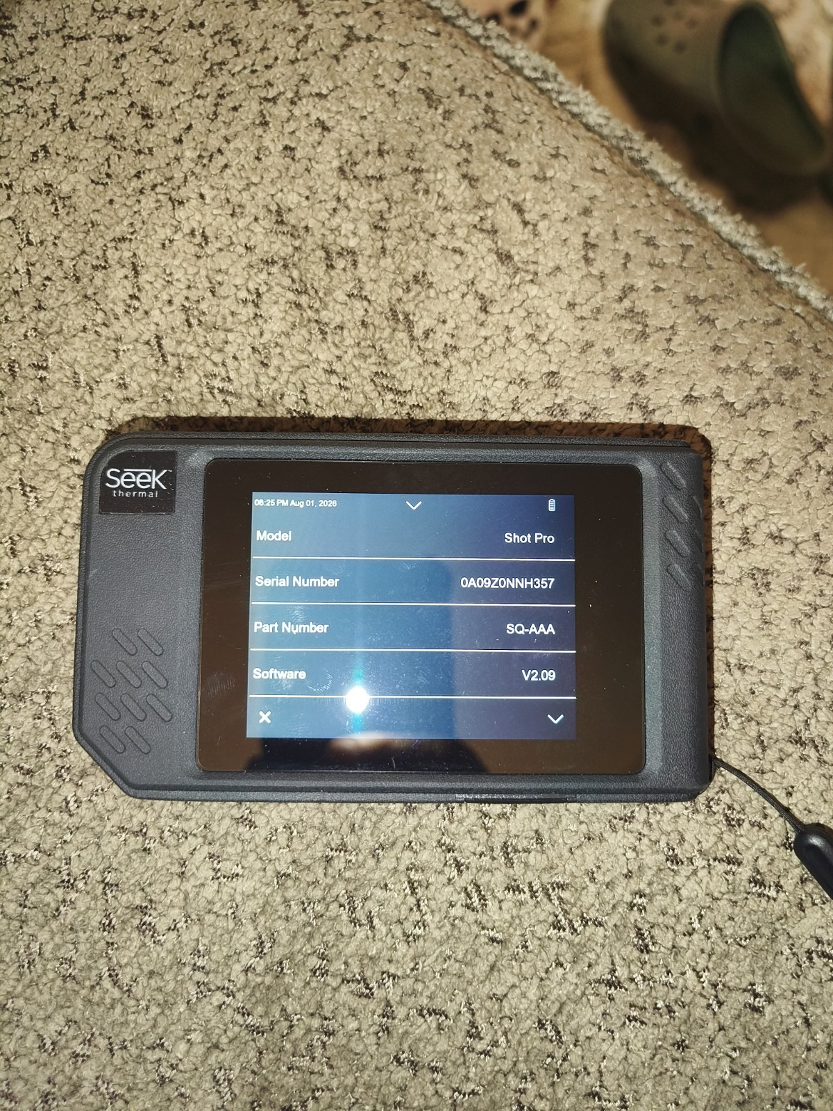 Seek Thermal SQ-AAA Battery Powered Handheld Thermal Imaging Camera – Black