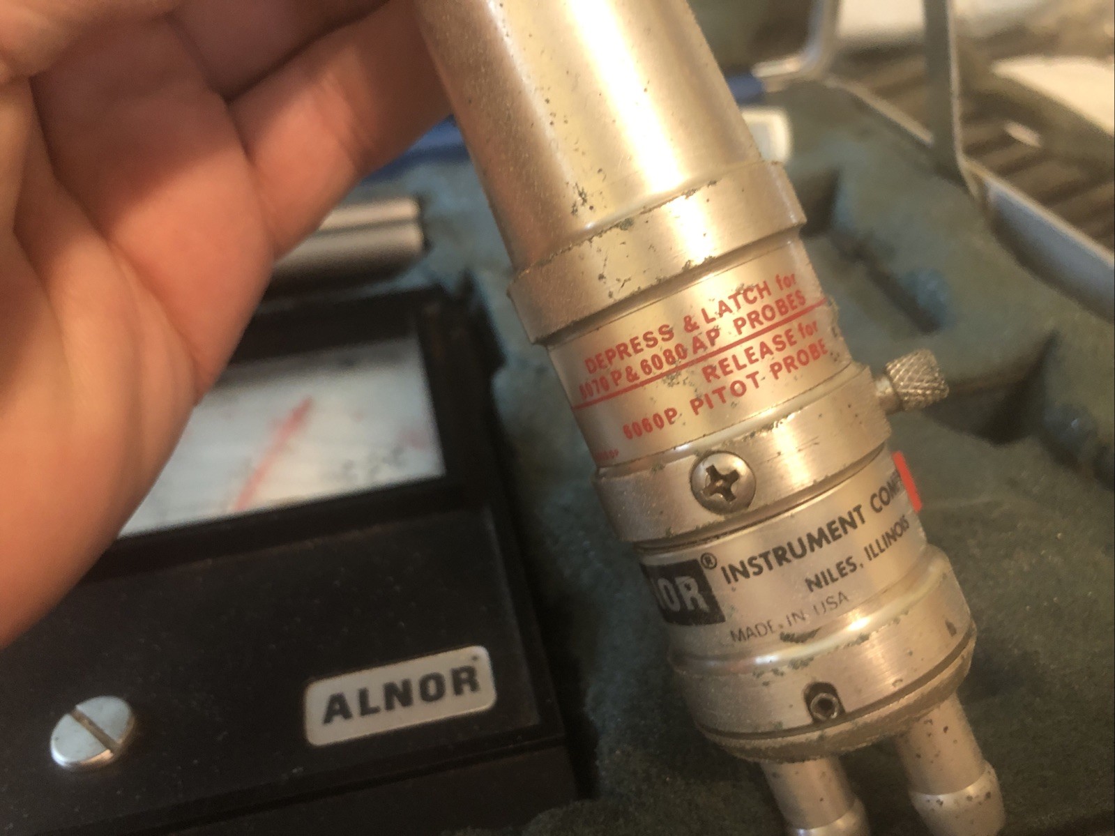 Alnor Velometer Vintage Detection Unit in case lot 1
