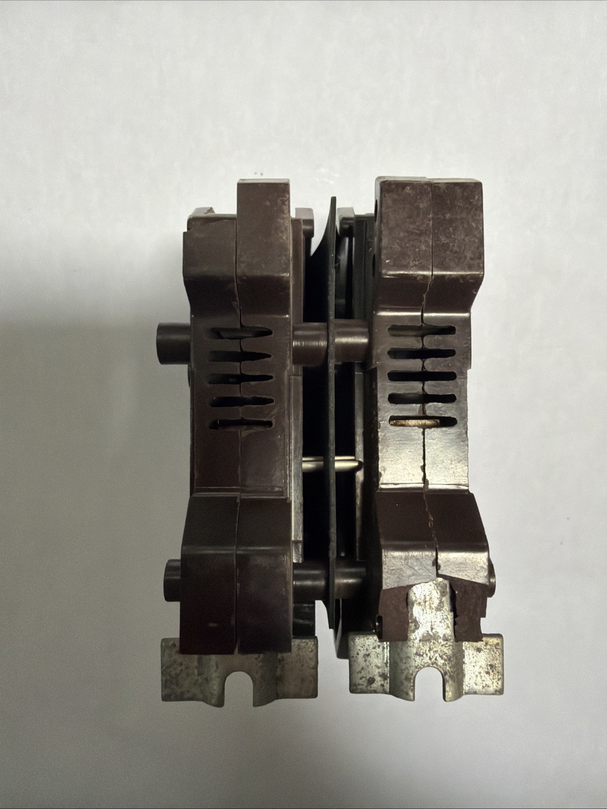 WADSWORTH 30 AMP DOUBLE POLE 240 VOLT CIRCUIT BREAKER METAL FEET TESTED (CHIP)