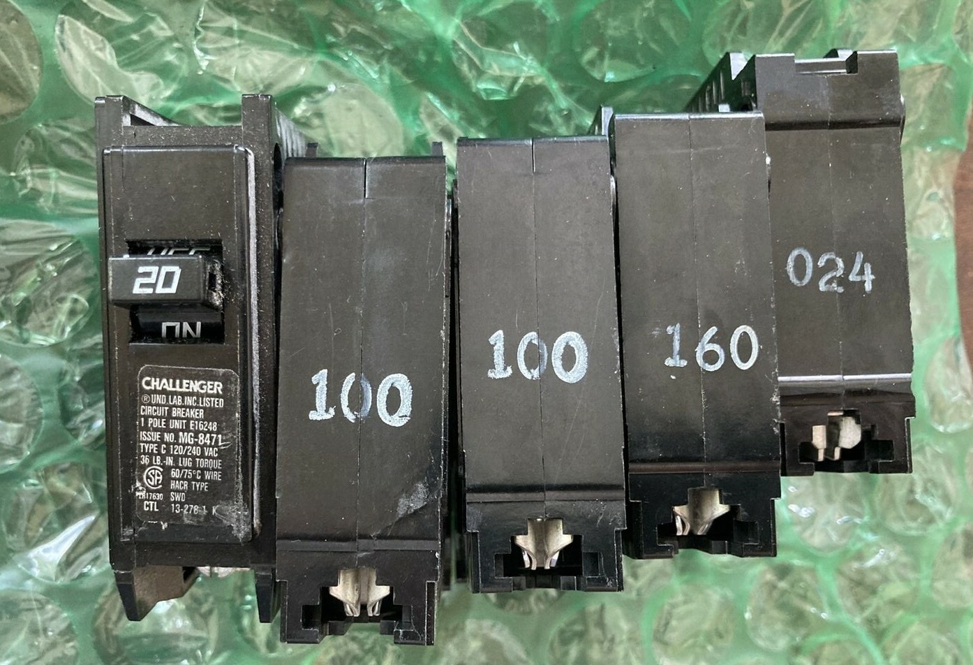 Challenger Style E16248 C120 1 Pole Amp Circuit Breaker 120V +Free Shipping!