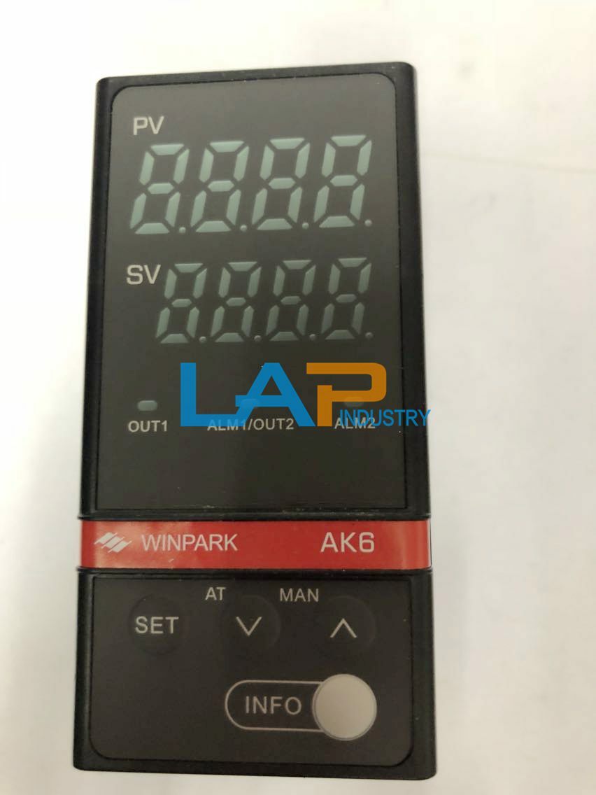 New For WINPARK Temperature Controller AK6-BKL110-C000R-X 180-240V 50HZ 0-50℃