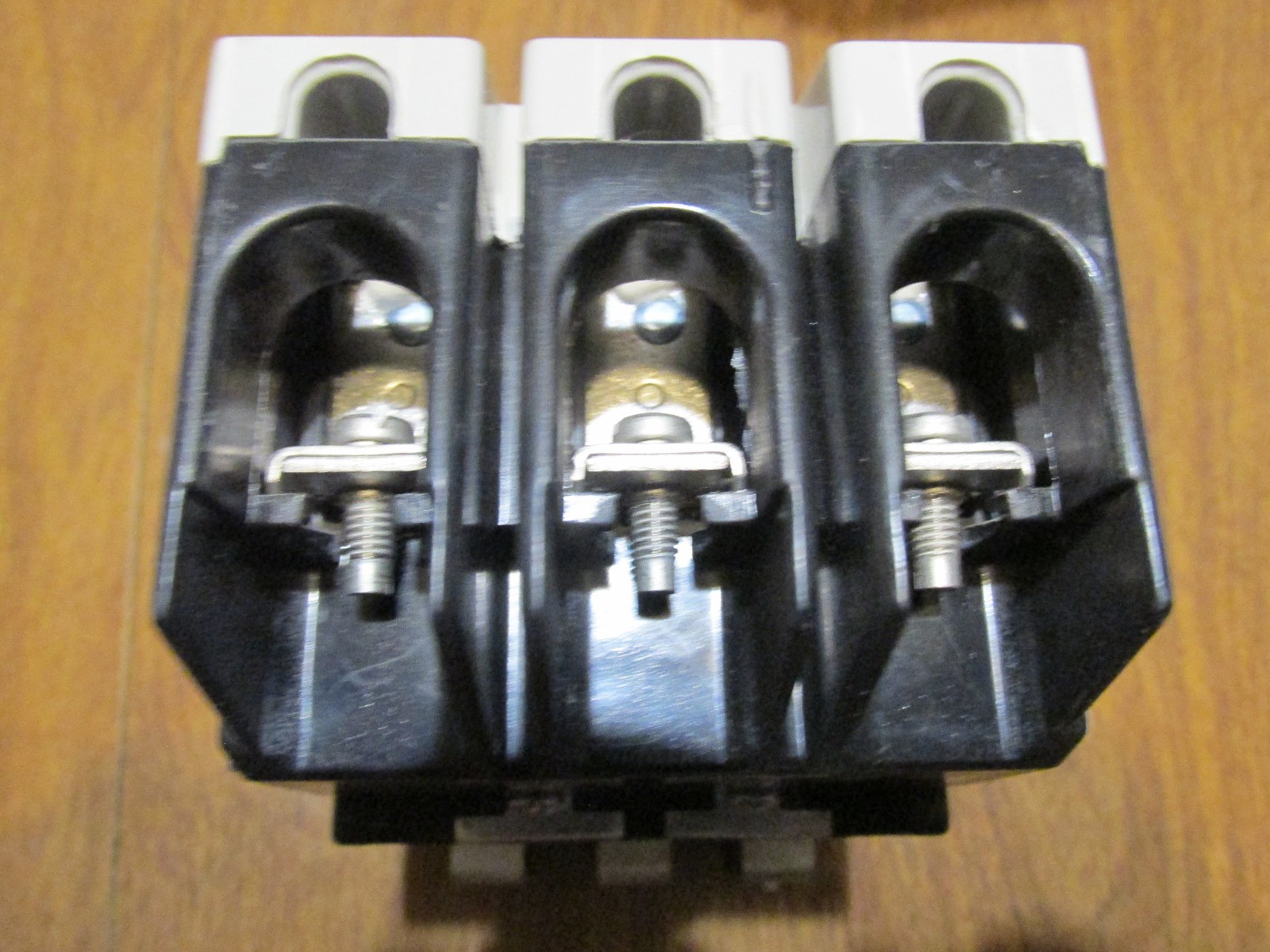 G&E TEYD3020B 3 P0le Circuit Breaker 20 AMP NEW