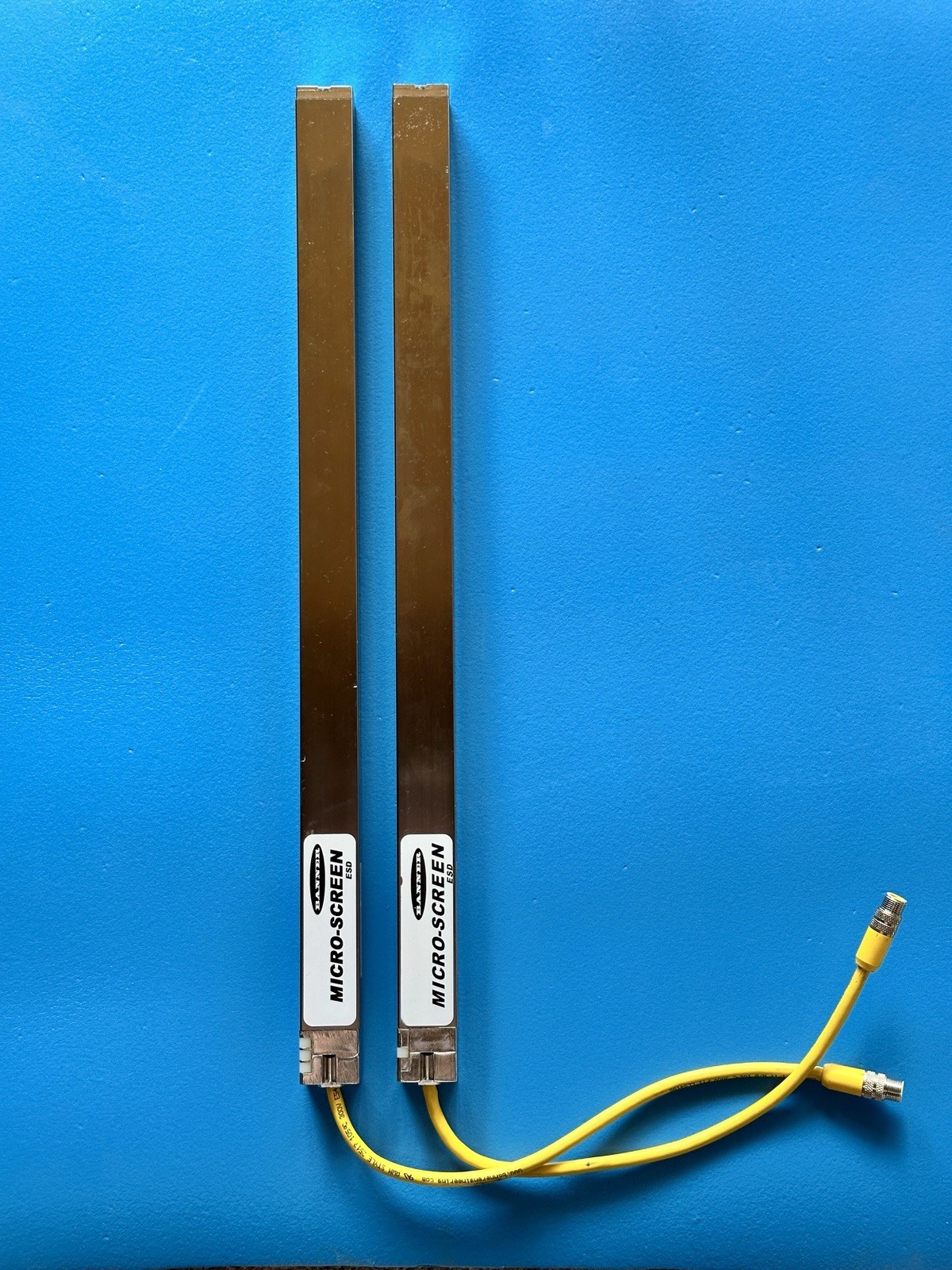 Banner MICRO-SCREEN ESD Safety Light Curtain Pair USE2012NP2 USR2012NP2 20” 32mm