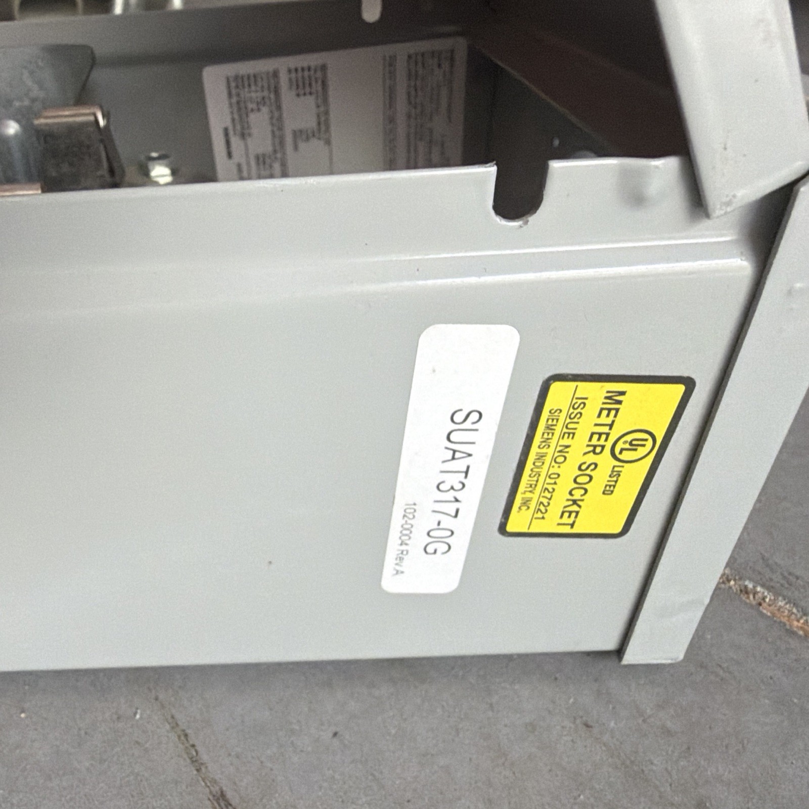Siemens SUAT317-0G Ringless Meter Socket 200A 201-250V 1PH Gray Metal