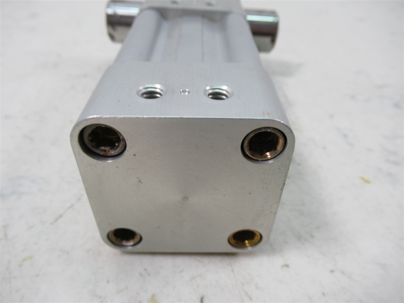 Rexroth TaskMaster Cylinder R432022009 Pneumatic Stroke Aluminum Cylinder 200psi