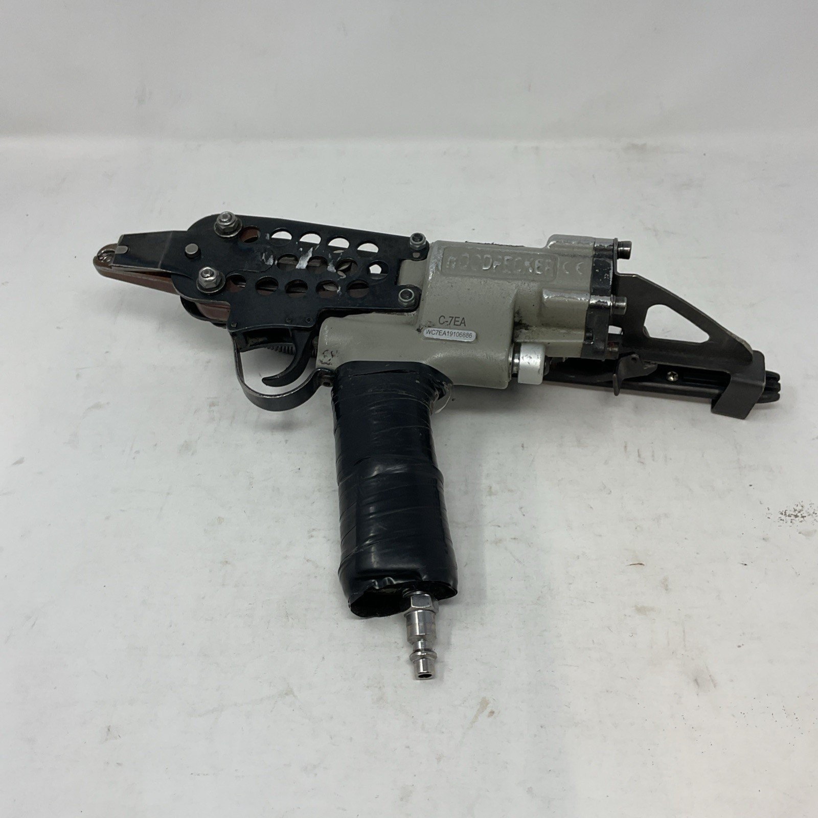 WOODPECKER C-7EA 15 Gauge Pneumatic Hog Ring Gun 3/4-Inch *Parts Only/Not Work