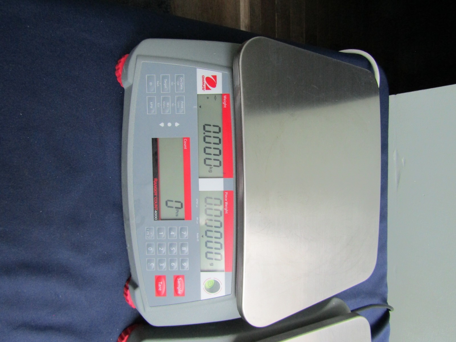 Ohaus RC41M30 Ranger Count 4000 Durable Counting Scale max 30kg/60lb GUARANTEED