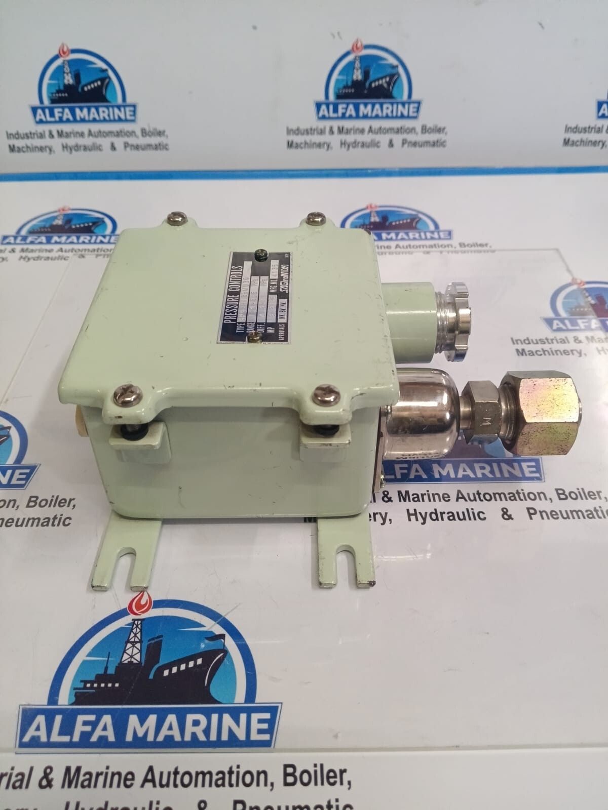 Saginomiya SPS-H135WU3Q Pressure Controls