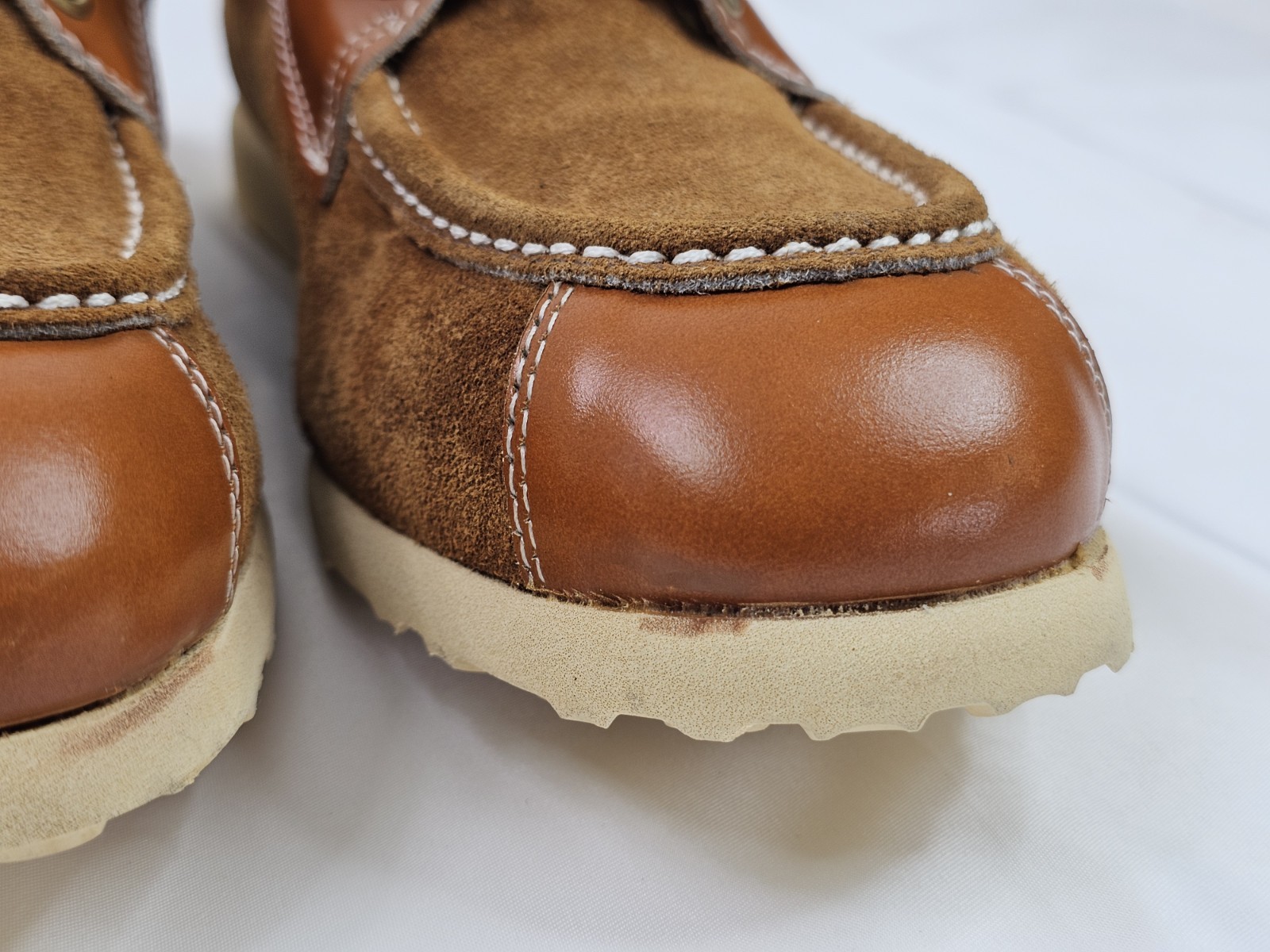 Lehigh Safety Shoe w Lockrim Steel Toe Box Men 9.5M, 2-Tone Tan Suede Leather