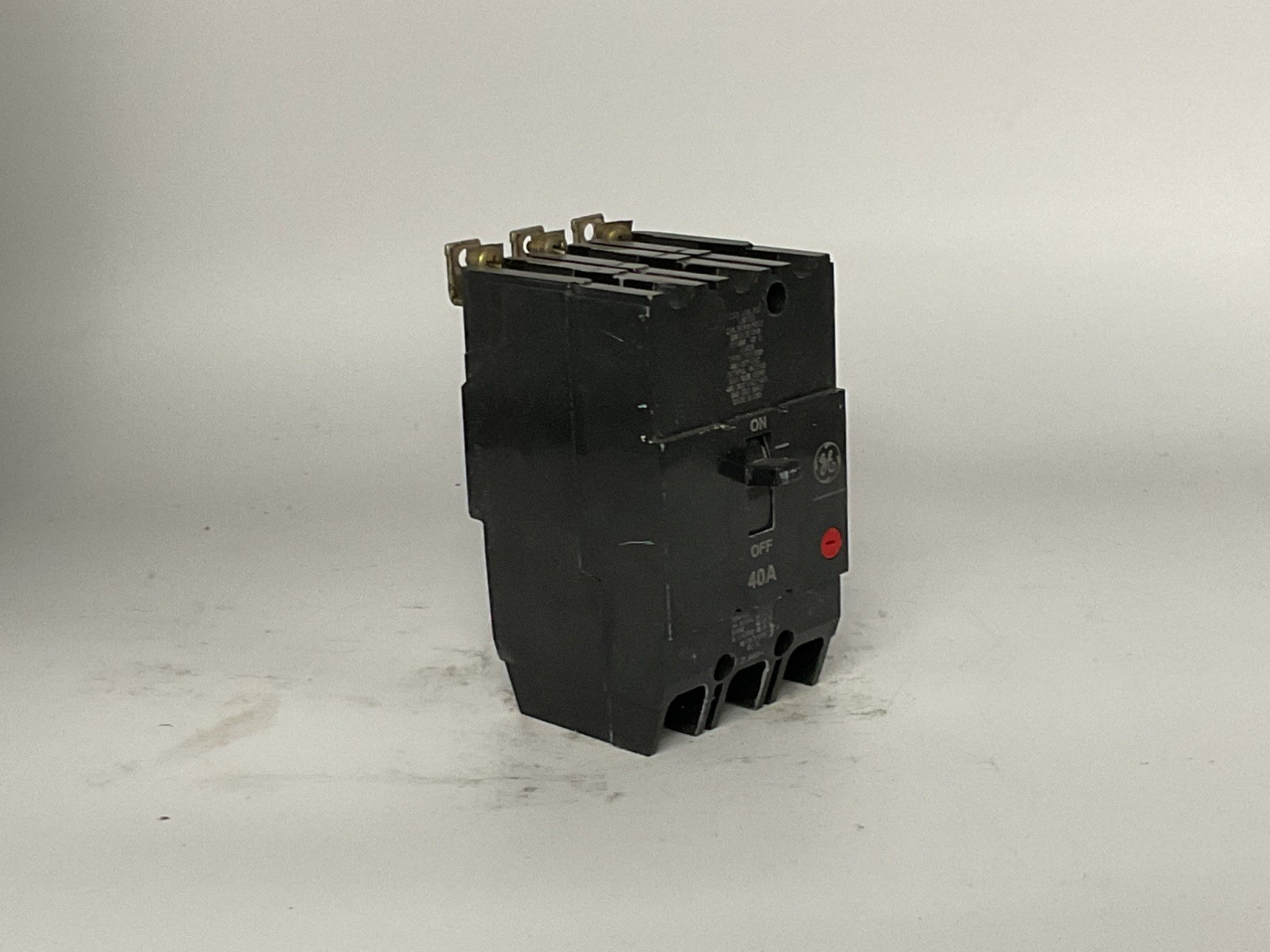 GE 40 AMP CIRCUIT BREAKER 3 POLE 480Y/277V TEY340 MO2
