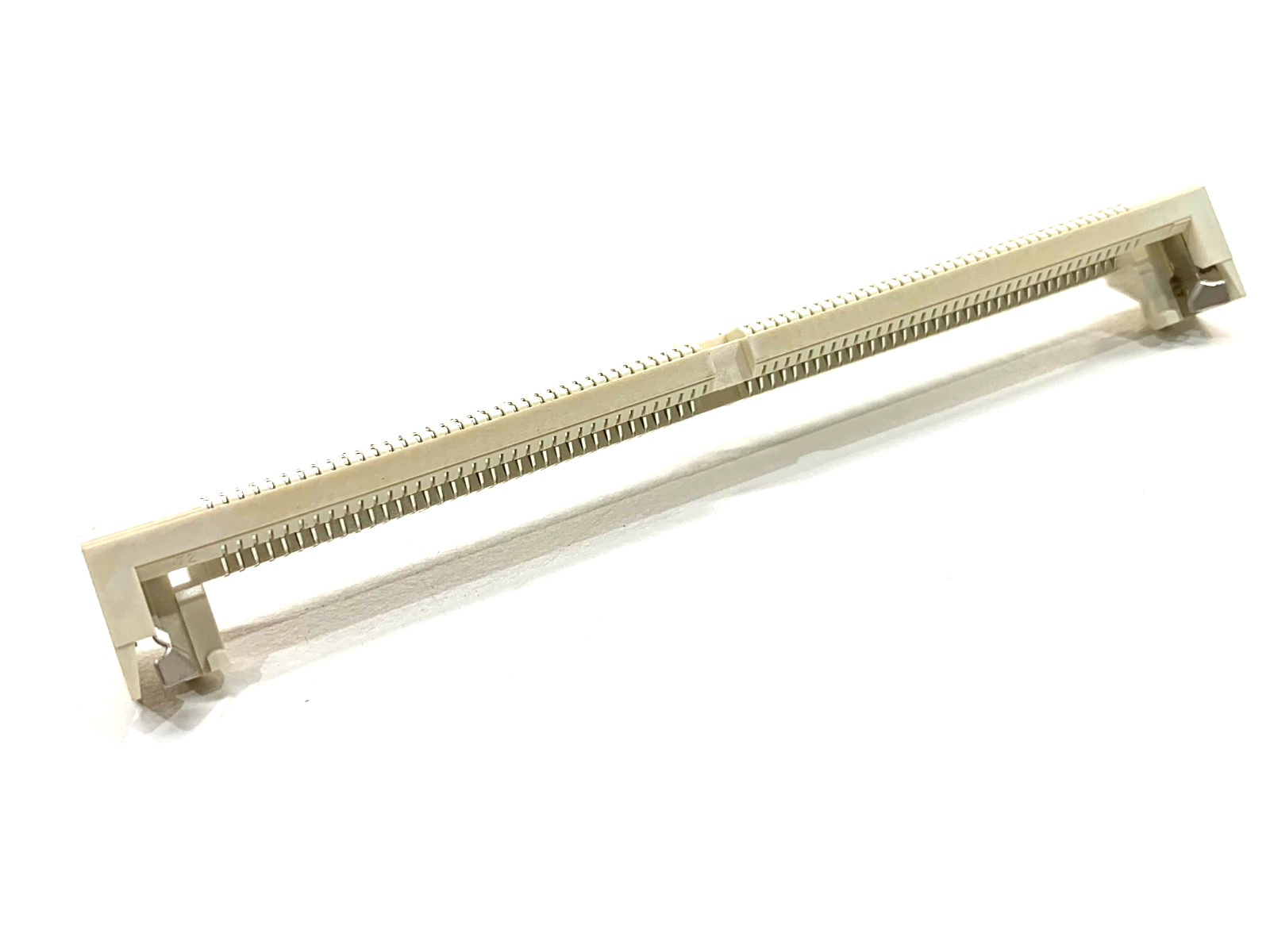 28-pcs AMP 348546-1 EDO SIMM Memory Socket 72 Pin 40 Degree Angle White