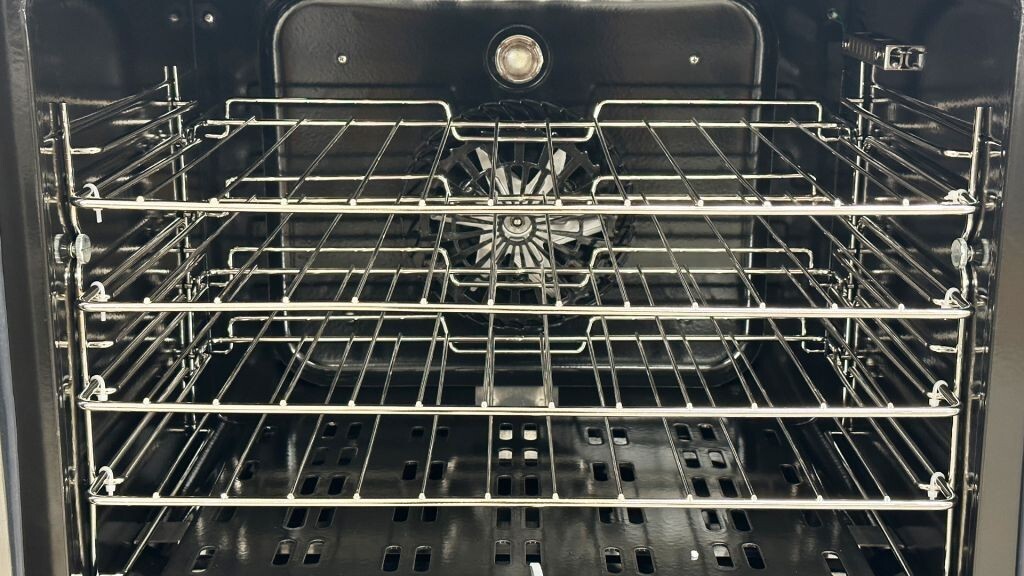 NEW 4 Shelf Smart Convection Oven w Cook and Hold 2.85KW 208/240 60Hz 1PH NSF