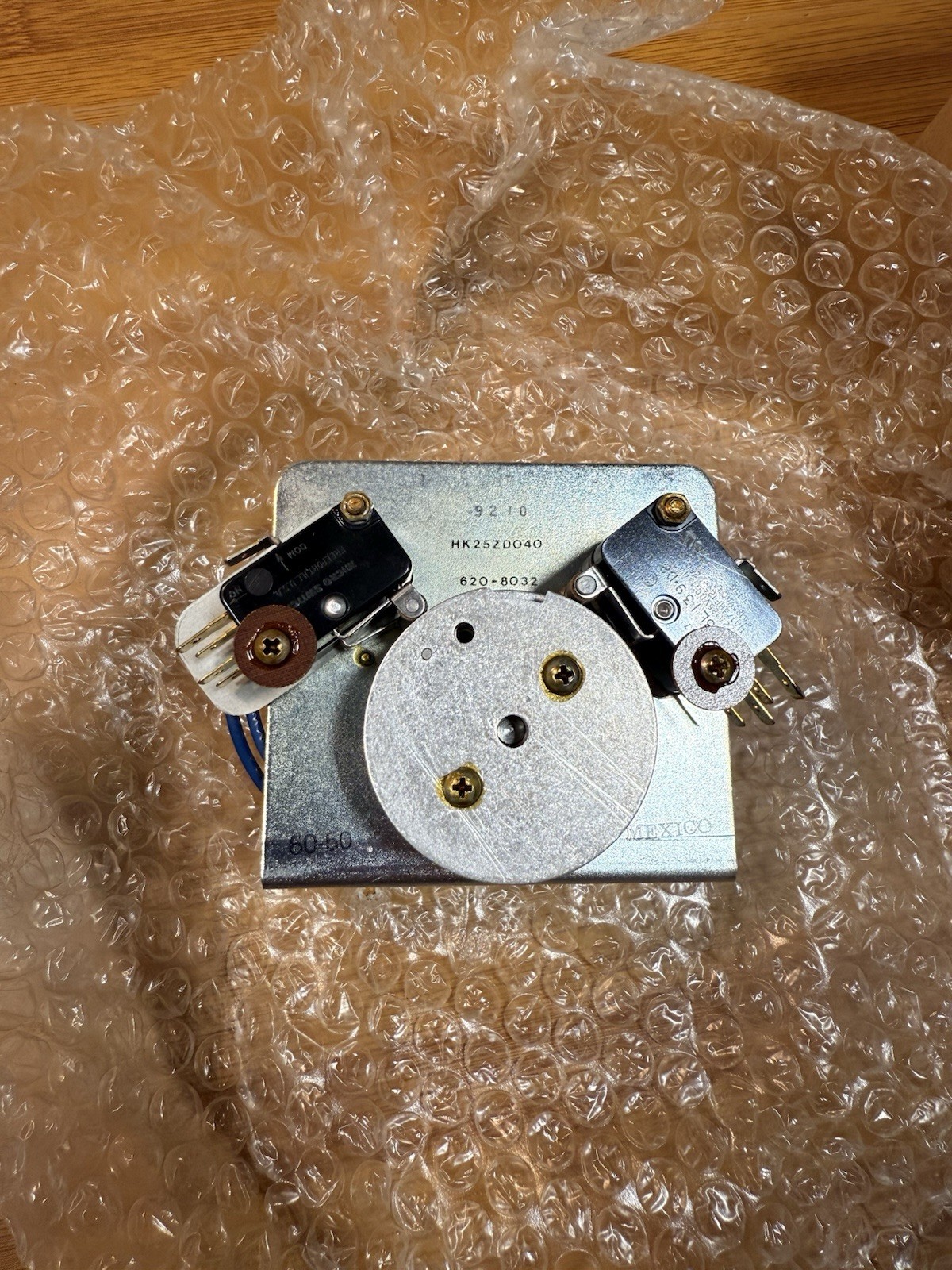 Brand New Carrier HK 25ZD 040 Electric Timer 300 SEC 4SPDT