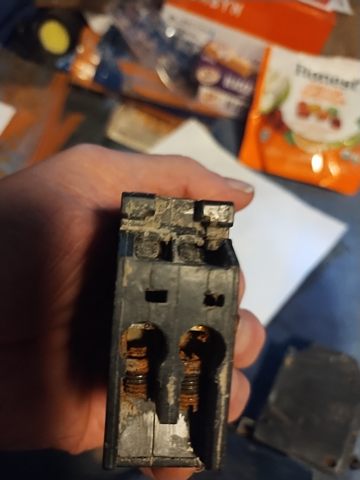 Square D QOT2020 2 Pole 20 Amp Tandem QOT Circuit Breaker Tested 20a Twin