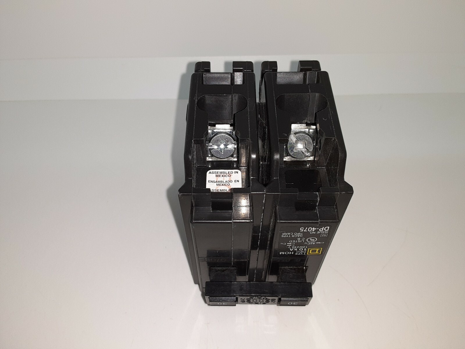 SQUARE D HOM230 30 AMP 2 POLE 240 VOLT CIRCUIT BREAKER TYPE HOM