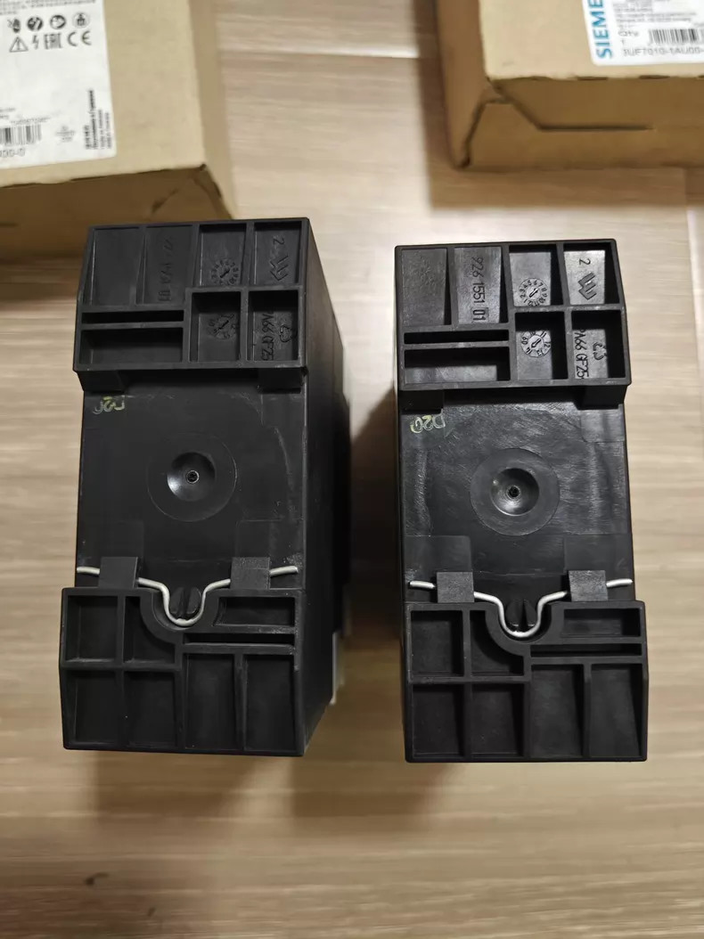 New Siemens 3UF7010-1AU00-0 SIMOCODE Pro V Motor Control Unit Free shipping