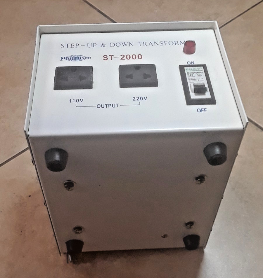 Philmore ST-2000 2000 Watt Voltage Converter Step-Up Step-Down Tranformer TESTED