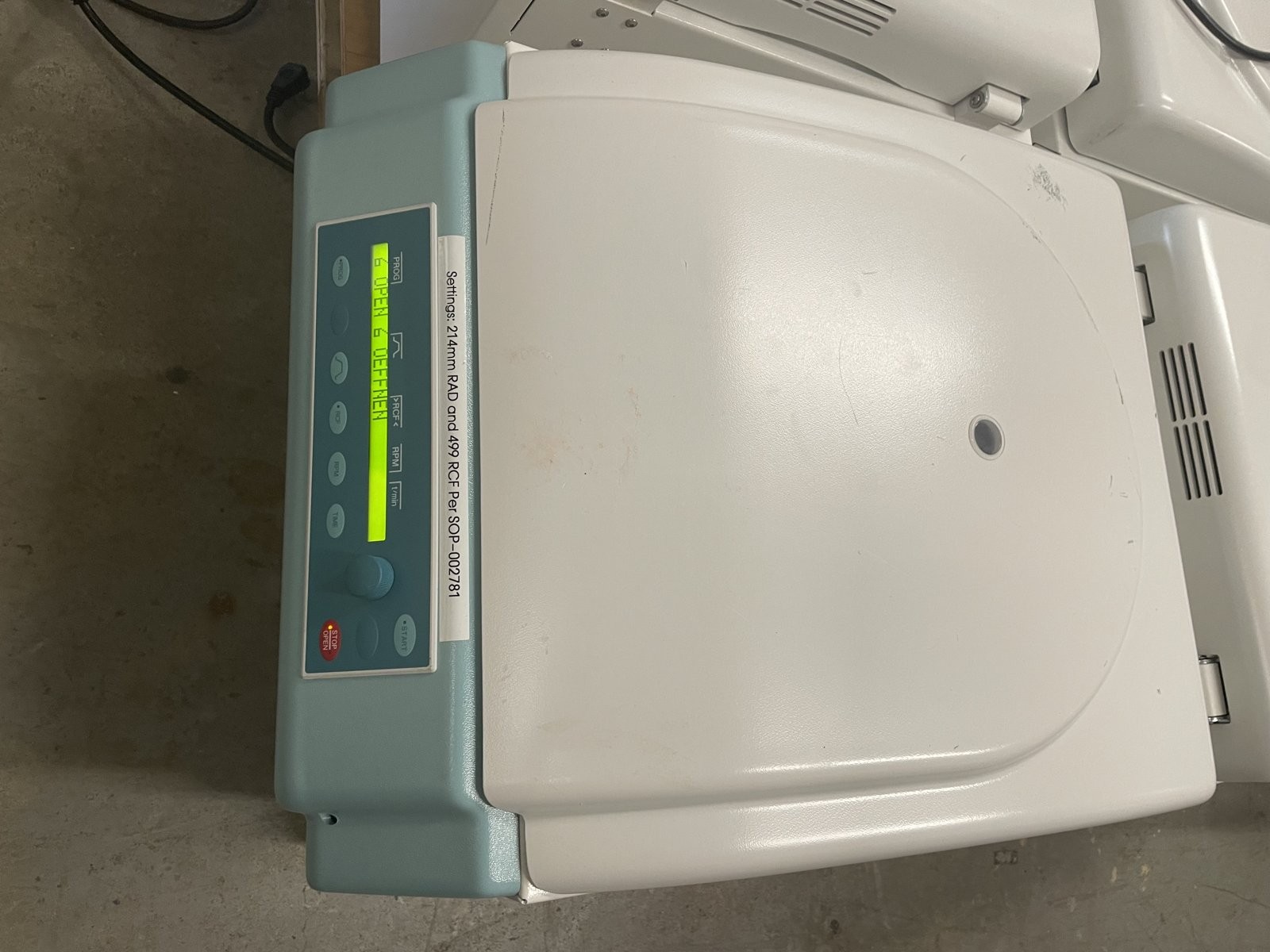 Hettich Rotanta 460 Centrifuge w/ 5699-R Swing-Out Rotor 4600 RPM Lab Benchtop Z