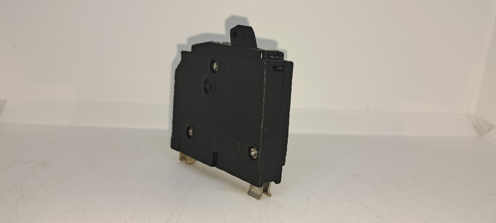 Square D QO115 15 Amp 1 Pole 120/240V Grooved Handle Circuit Breaker Type QO