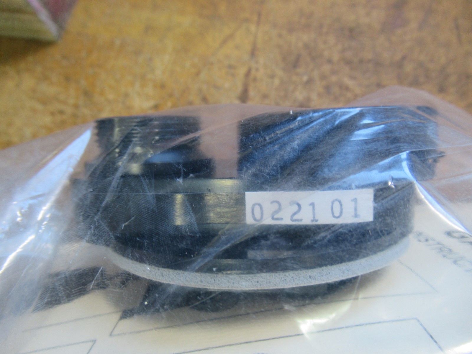 Scott Chin Style Mask Model 63 Respirator 804058-01 NIB