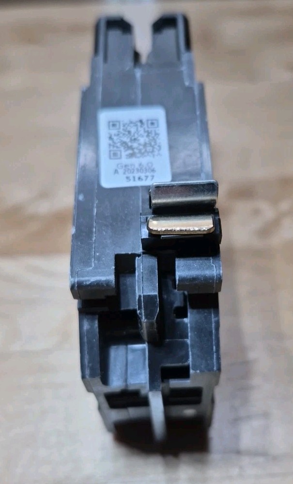 New In Box Eaton BRP120DF – 20 Amp Dual Purpose AFCI GFCI Circuit Breaker 120V