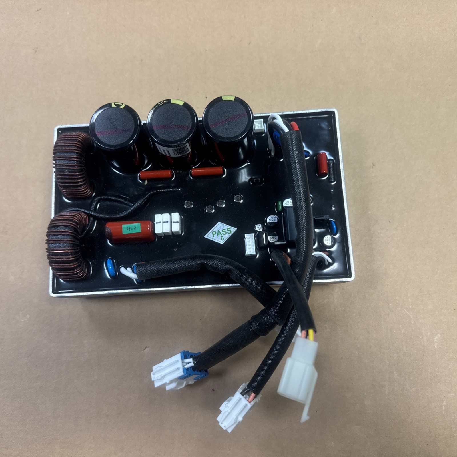 DUCAR 503147 3700W Inverter Generator 120V VN Series Portable Power