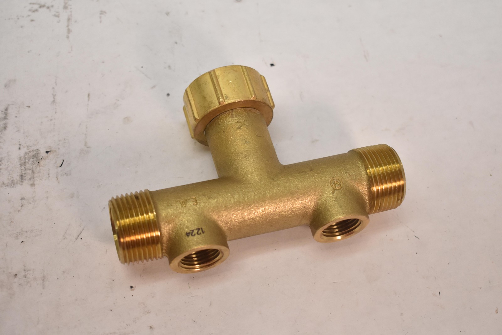 Simmons 7250LF Brass Hose Manifold Tee Pipe Fitting Made In Indonesia Lead Free