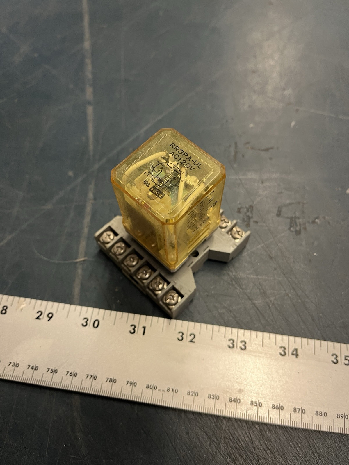 IDEC RR3PA-ULAC120V Relay AC 120V 50/60Hz 10A