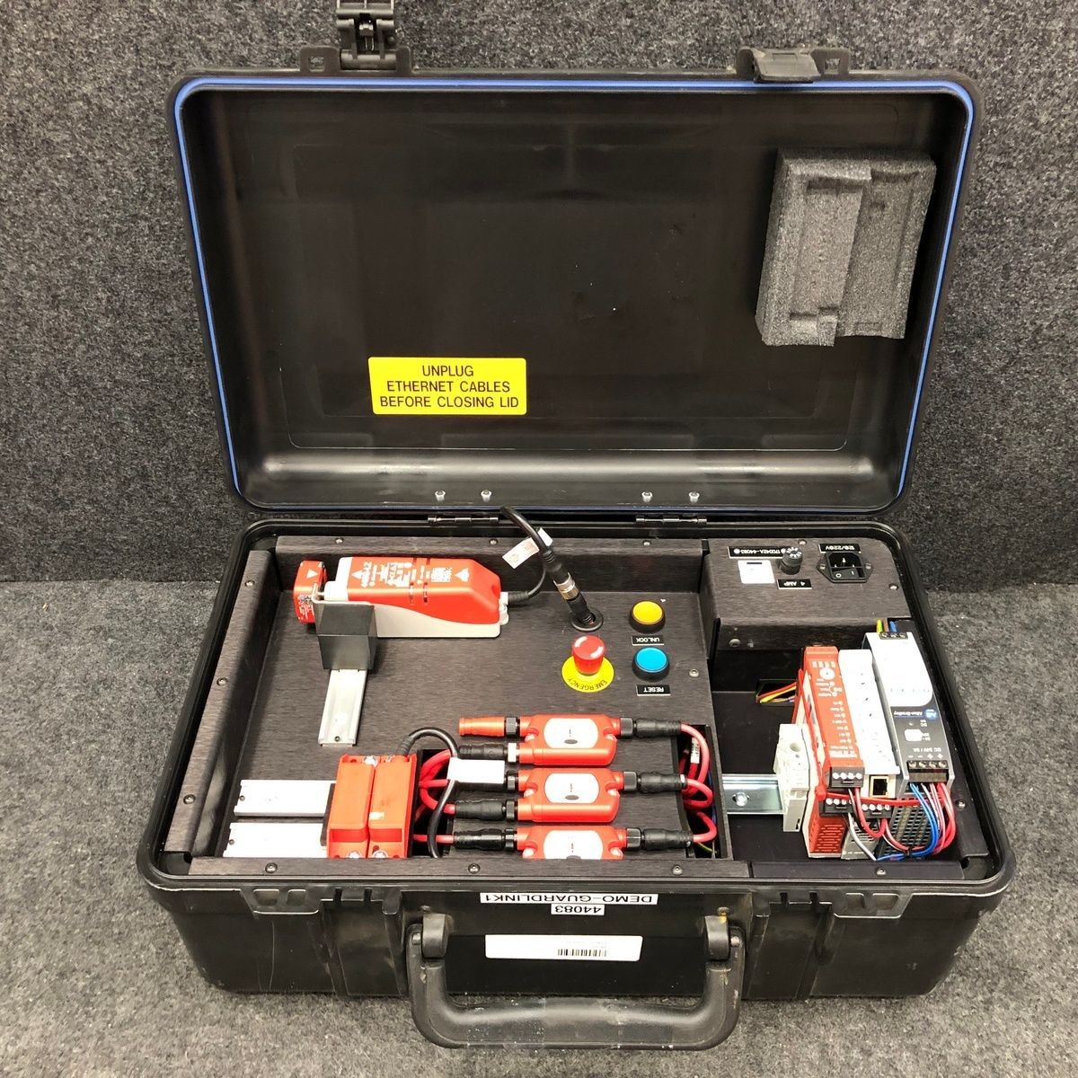 GUARDMASTER GuardLink Automation Safety Relay Demonstration Case (Untested)*
