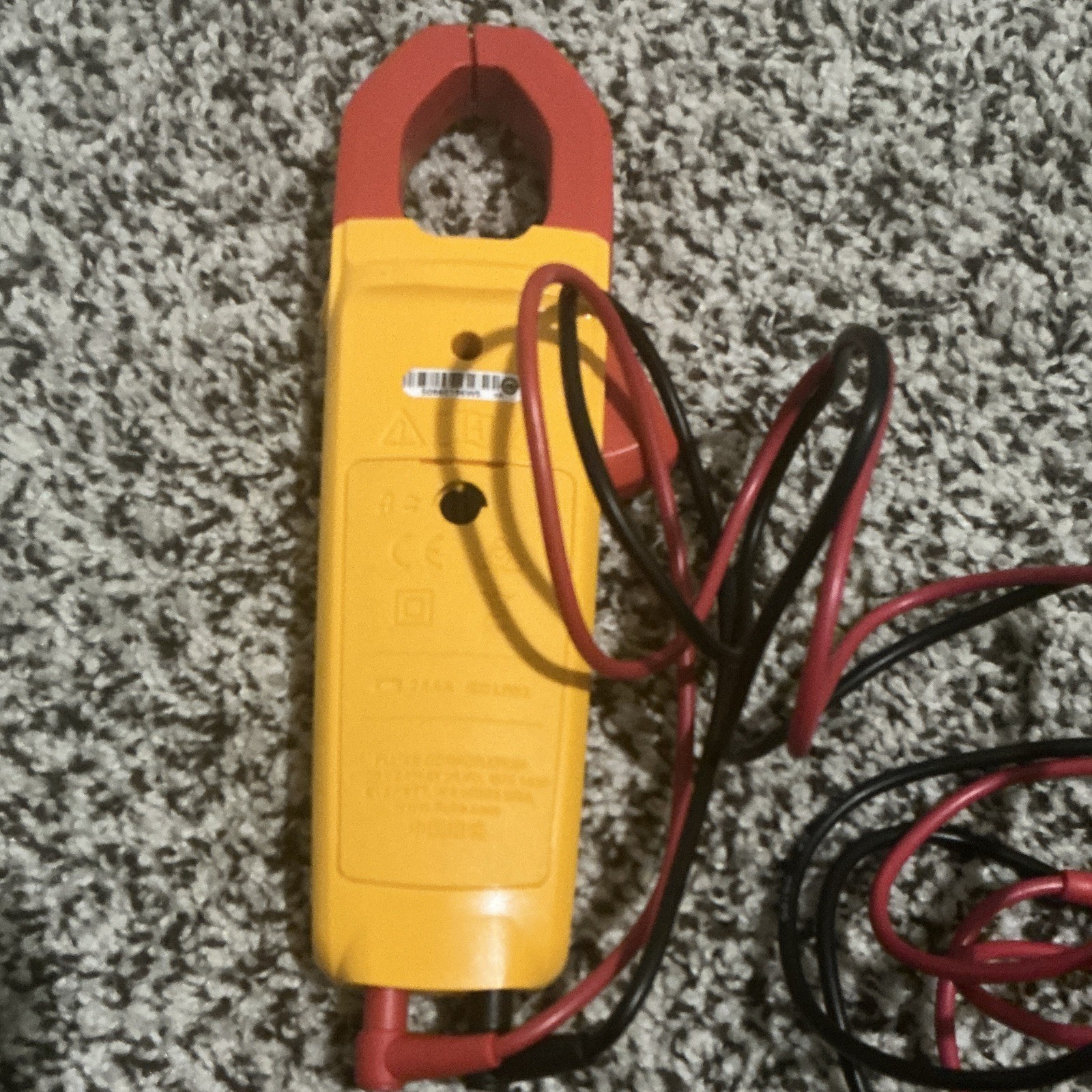 Fluke 302+ CAT III Digital Clamp Meter 400A/600V w/ Leads, Case & Manuals