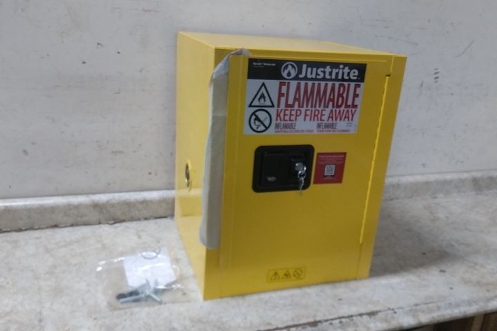 Justrite 890400 4 Gal Cap Yellow Steel Flammables Safety Cabinet